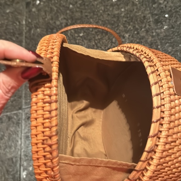 Handwoven Round Rattan Handbag - Picture 3 of 3